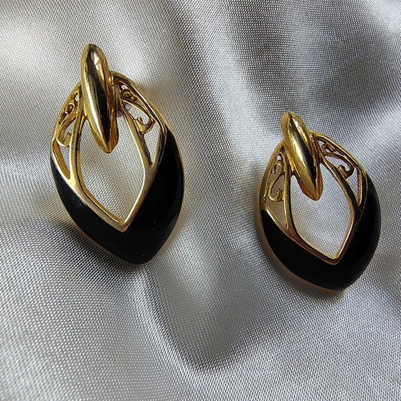 Vintage Gold and Black Door Knocker Earrings - Picture 2 of 5